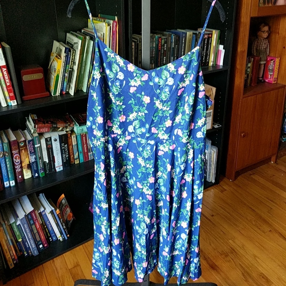 Old Navy blue floral sun dress size XL